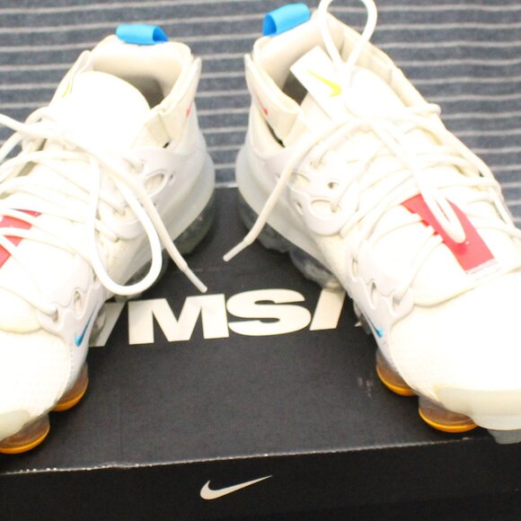 Nike Air VaporMax D/MS/X in Summit White - Picture 4 of 15